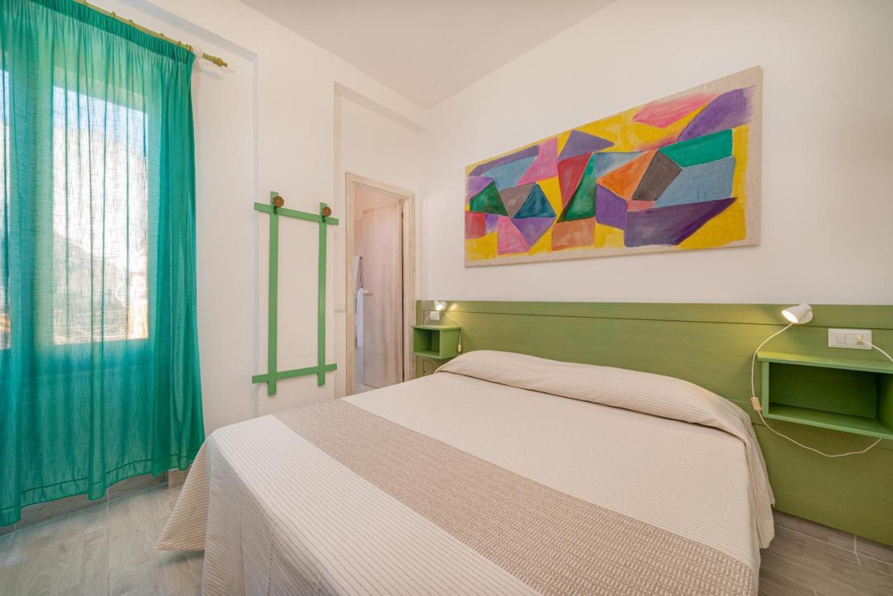 Hotel Marinaro Santa Teresa Gallura Eksteriør billede