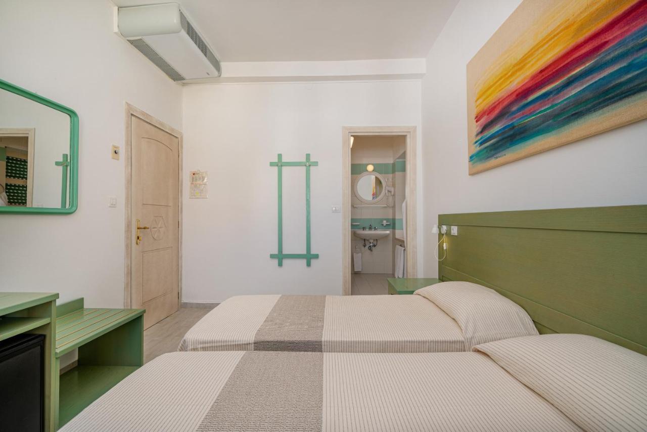 Hotel Marinaro Santa Teresa Gallura Eksteriør billede