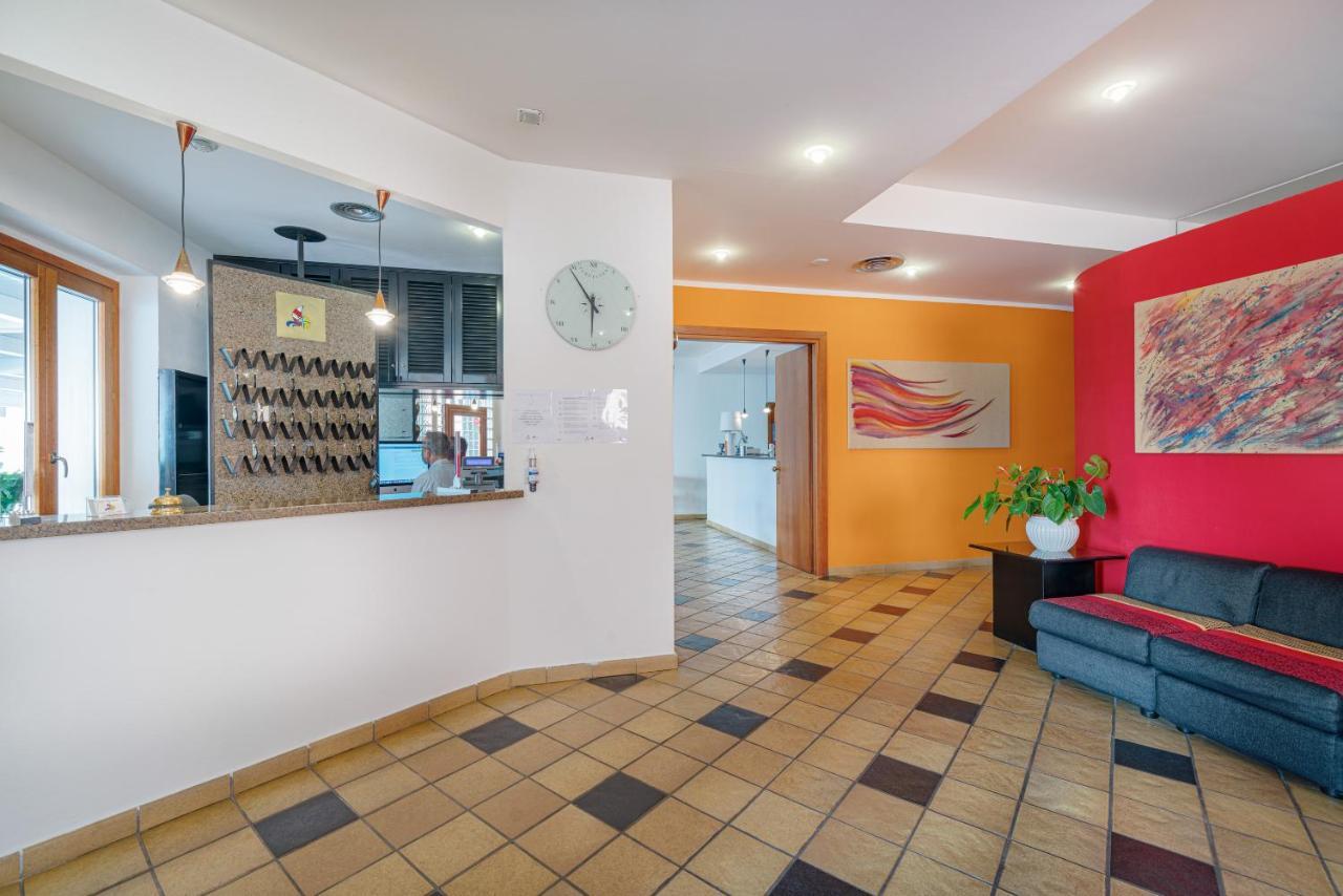Hotel Marinaro Santa Teresa Gallura Eksteriør billede