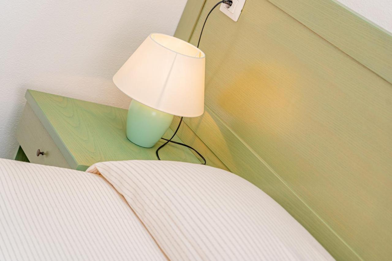 Hotel Marinaro Santa Teresa Gallura Eksteriør billede