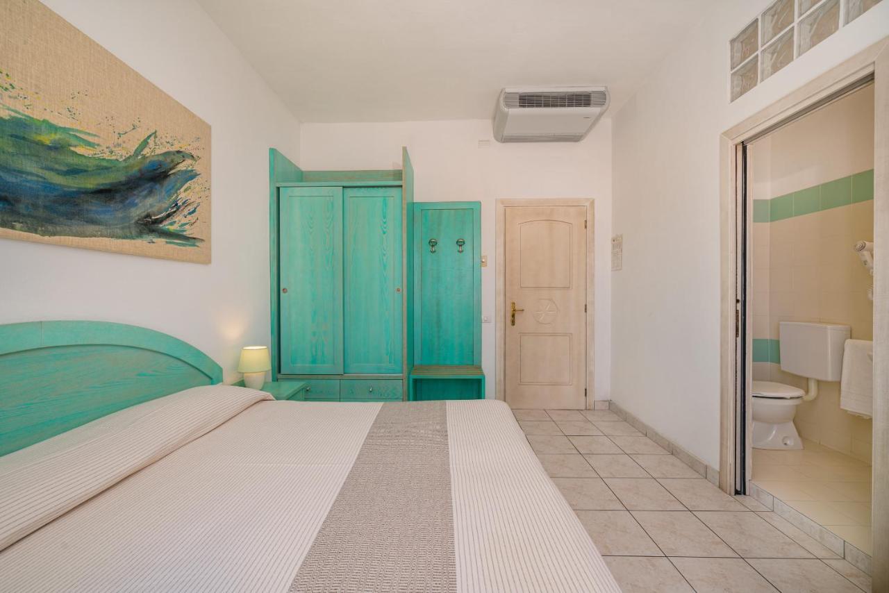 Hotel Marinaro Santa Teresa Gallura Eksteriør billede