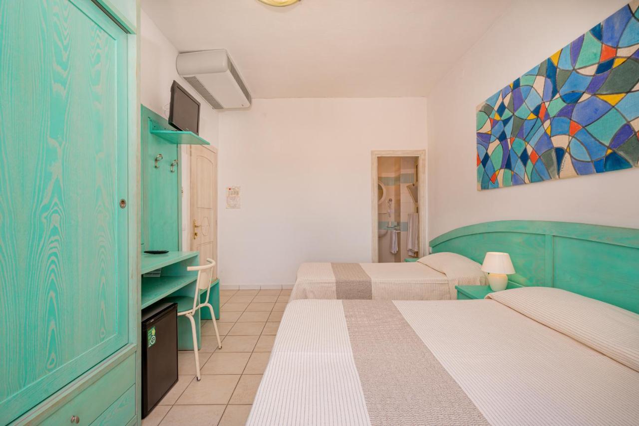 Hotel Marinaro Santa Teresa Gallura Eksteriør billede