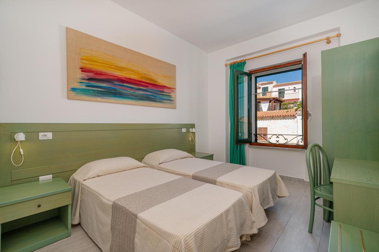 Hotel Marinaro Santa Teresa Gallura Eksteriør billede