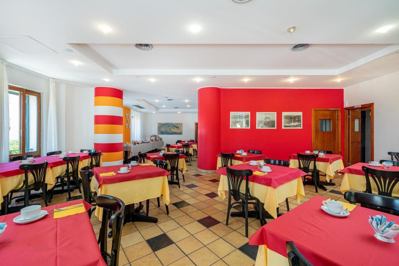 Hotel Marinaro Santa Teresa Gallura Eksteriør billede