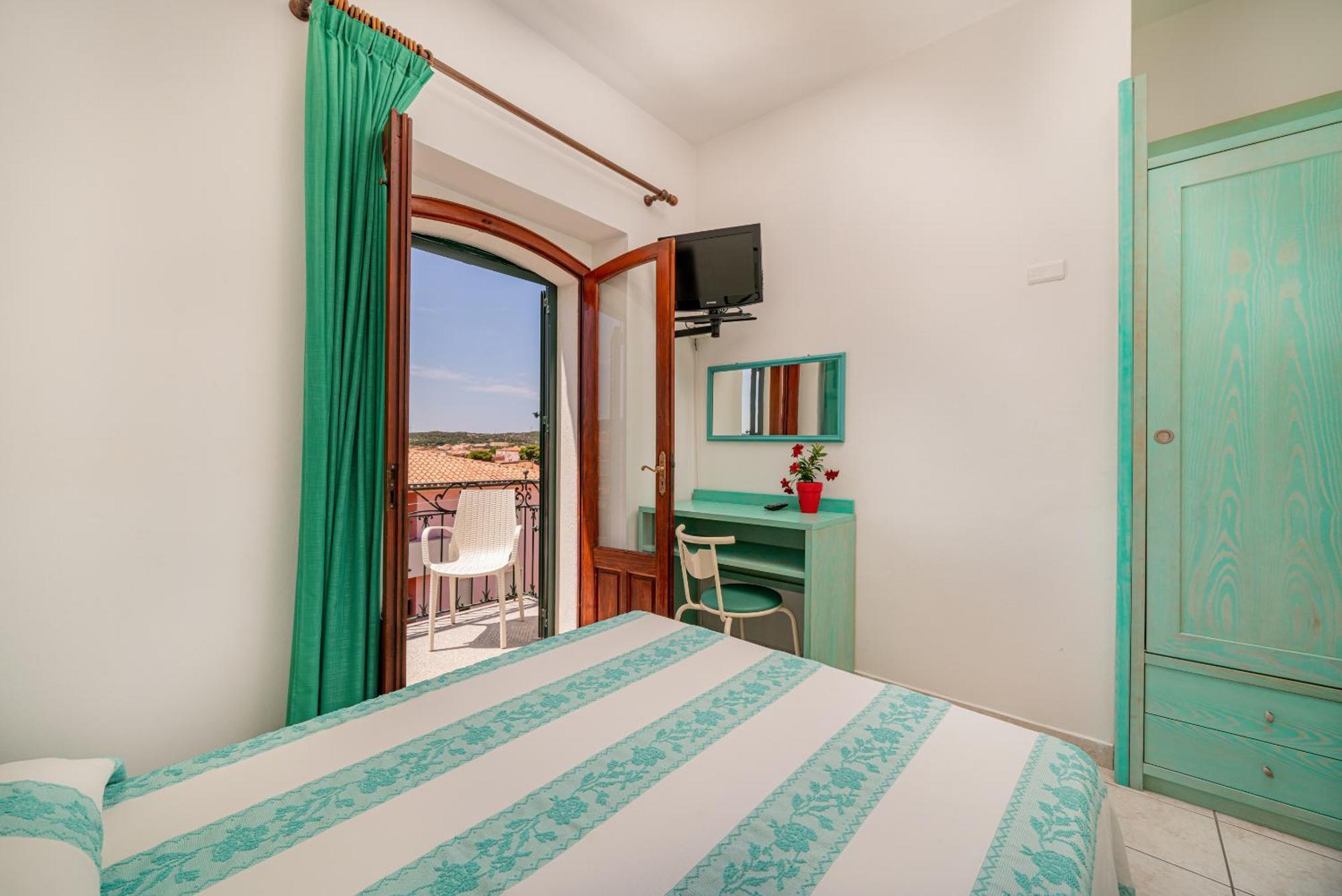 Hotel Marinaro Santa Teresa Gallura Eksteriør billede